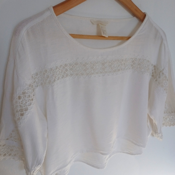 ⚡️SALE⚡️🌱Host Pick🌱White H&M Cropped Blouse with Crochet Detail - Picture 5 of 8